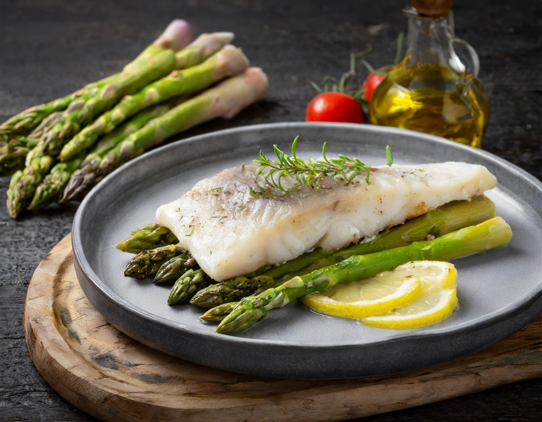 Hake with Steamed Asparagus Recipe for air fryers - InnovaGoods